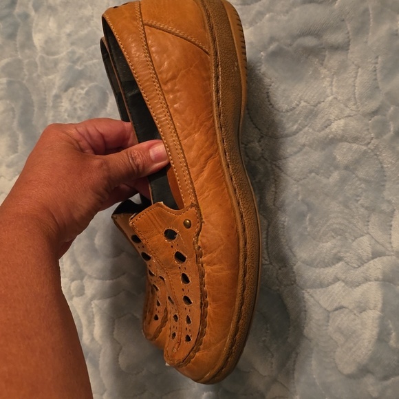 Umberto Raffini Women's Brown Loafers EUC Size 37 (US 6.5) - Picture 4 of 9